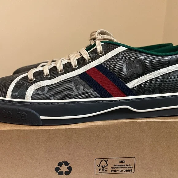 Men's Gucci Designer Sneakers - Picture 4 of 9